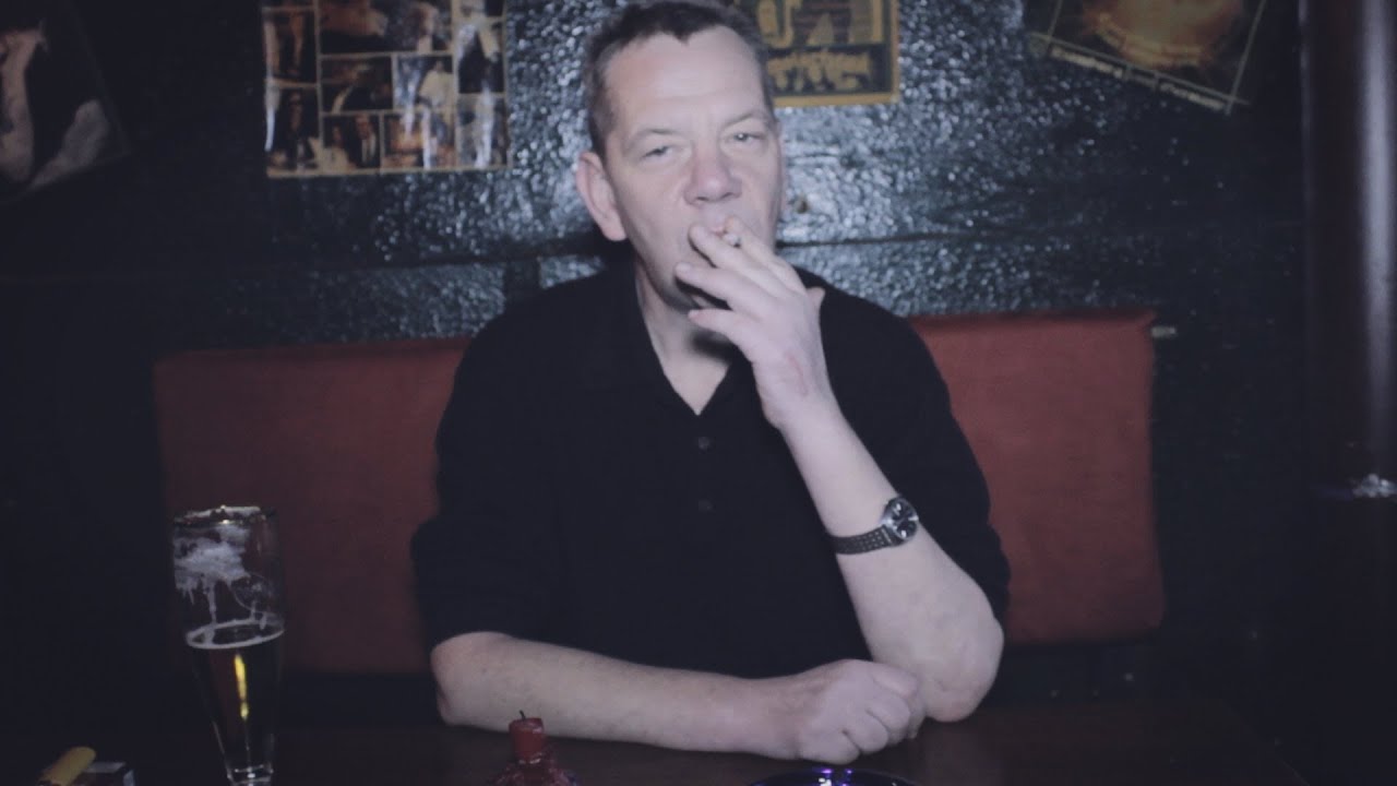 kettcar - Kommt ein Mann in die Bar (Offizielles Video)
