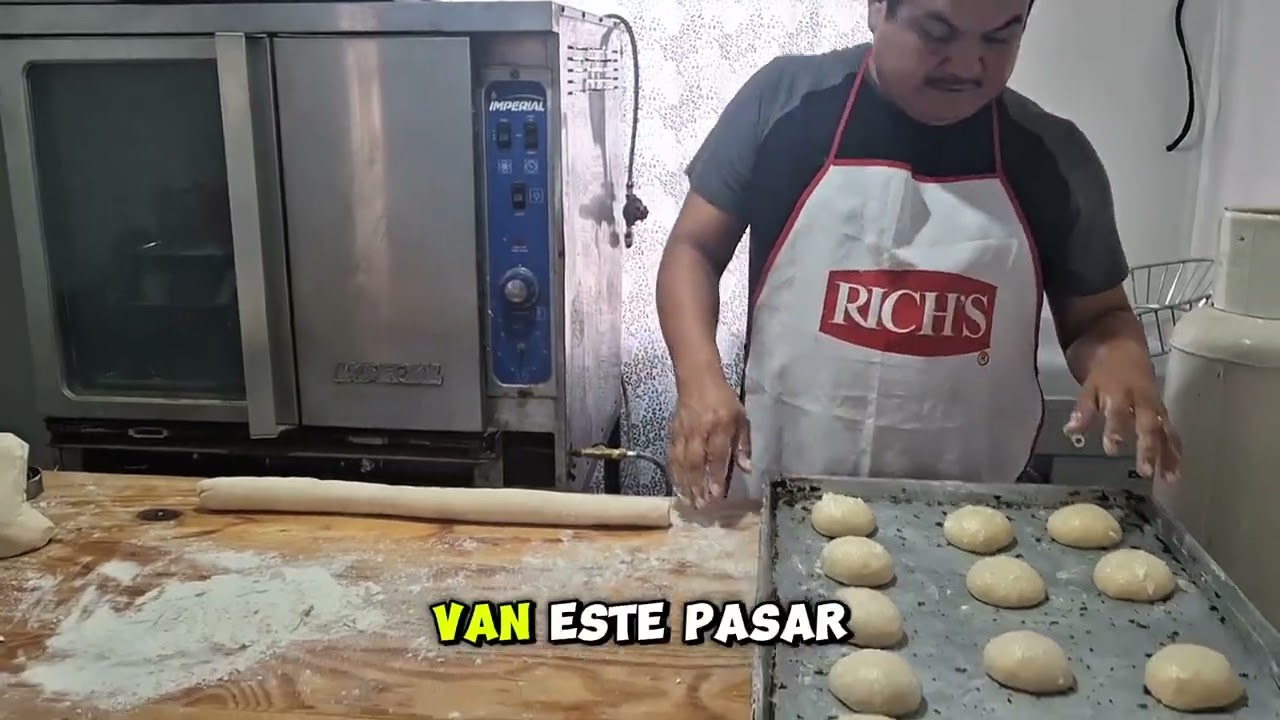Aprendiendo aserl la pasta de la concha y a taparlas 