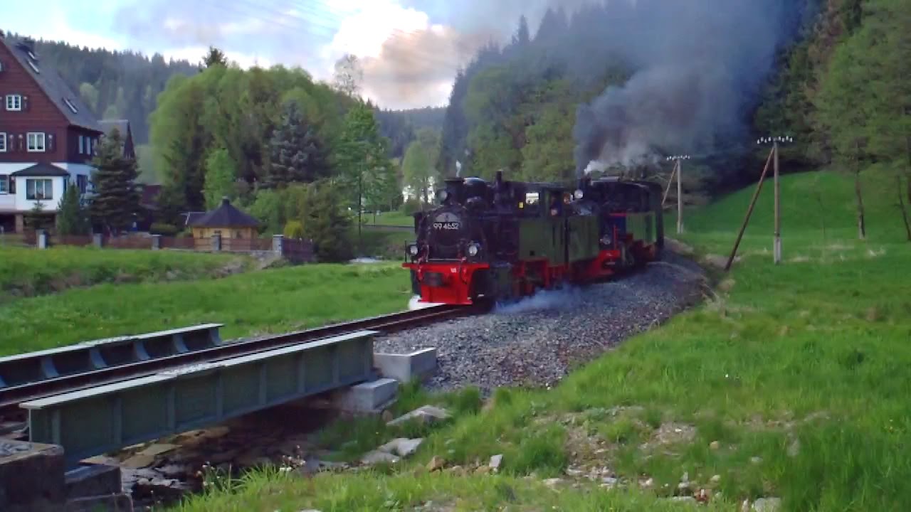99 4652 und Lok Aquarius C dampfen bei der Pre&szlig;nitztalbahn am 24. Mai 2015 in Richtung J&ouml;hstadt