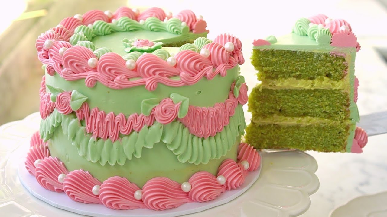 💚Deliciously Nutty: Learn How to Make the Perfect Pistachio Cake!💚
