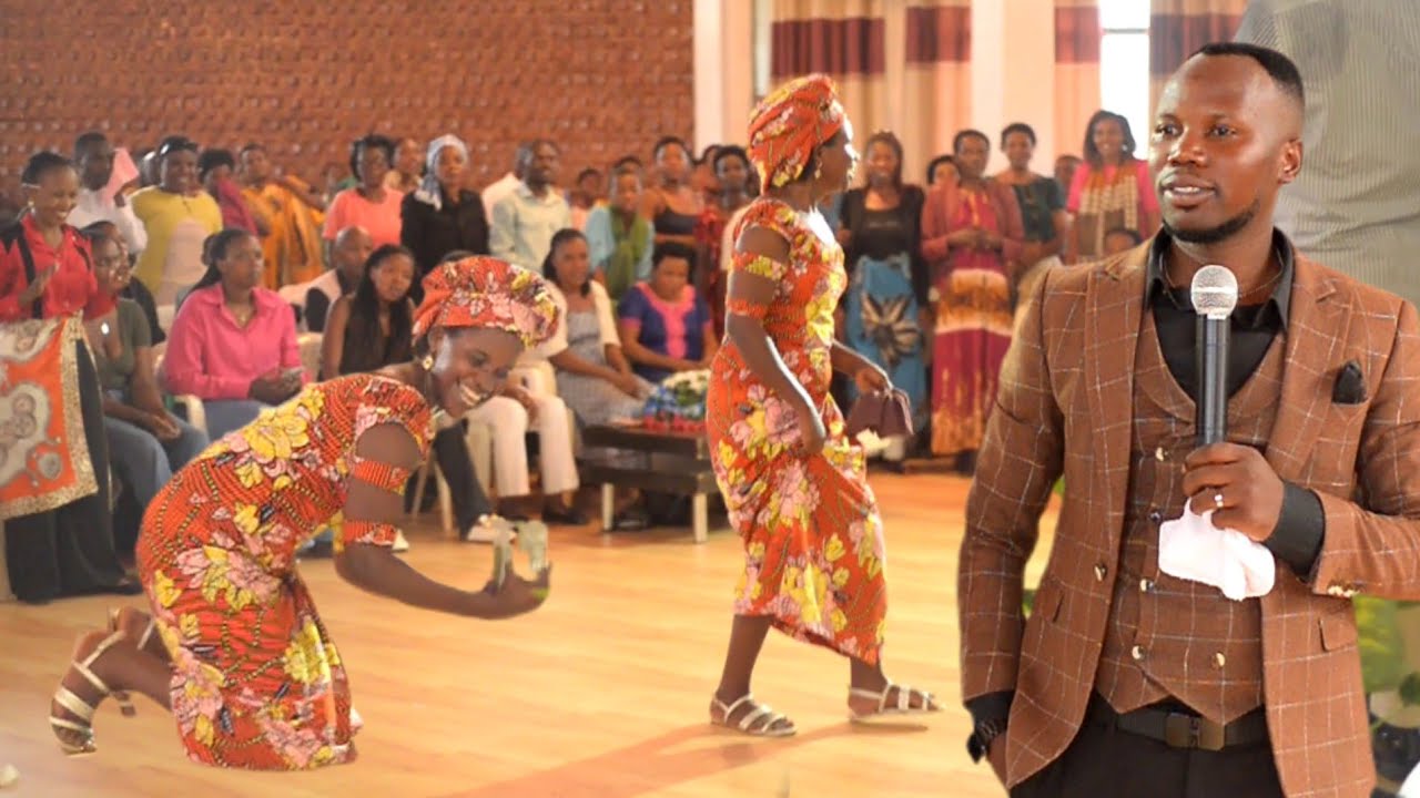 Ibimubayeho birenze ubwenge bwumuntu, Prophet Manivuga reba ibyo akoreye umugabo w'umupinzi,turumiwe