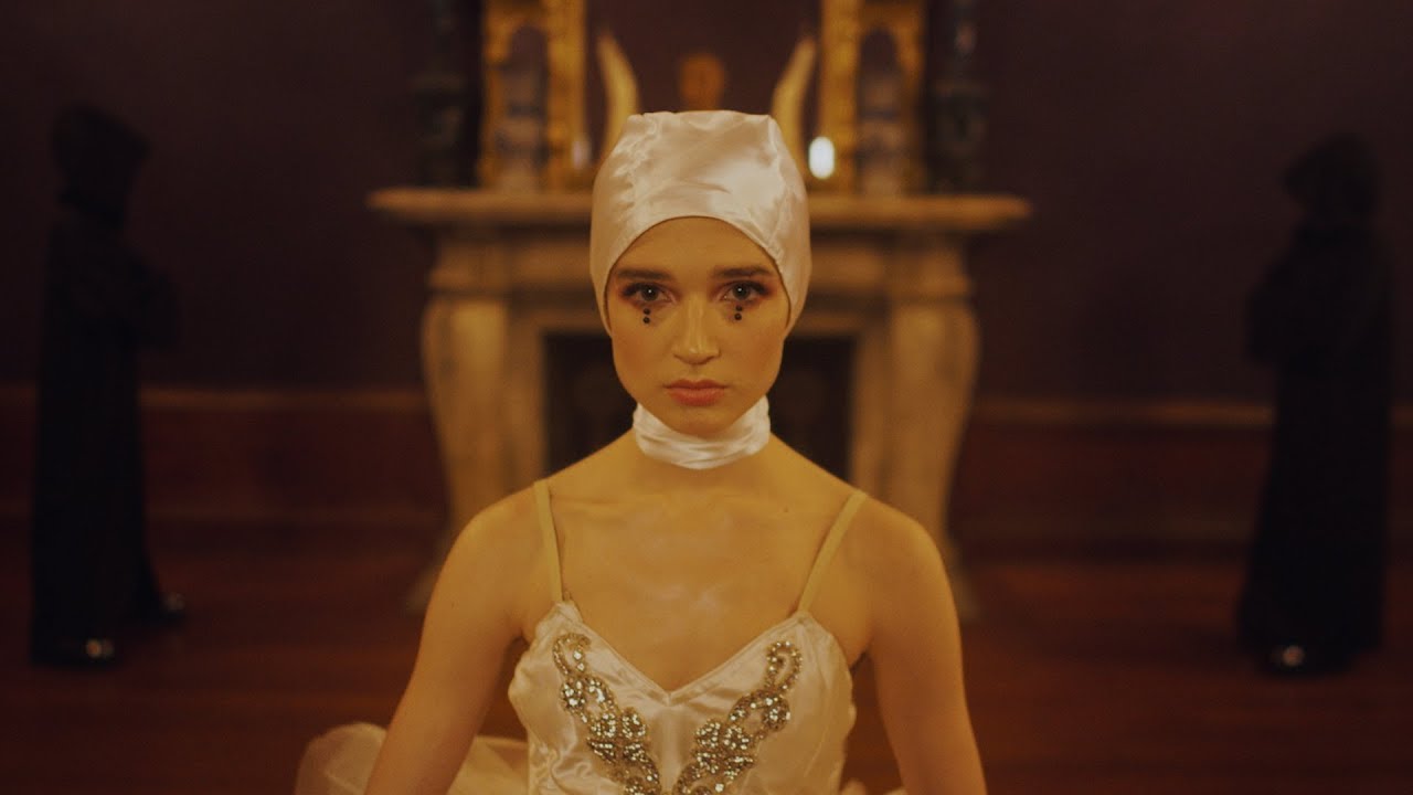 Poppy - Scary Mask ft. FEVER 333 (Official Music Video)