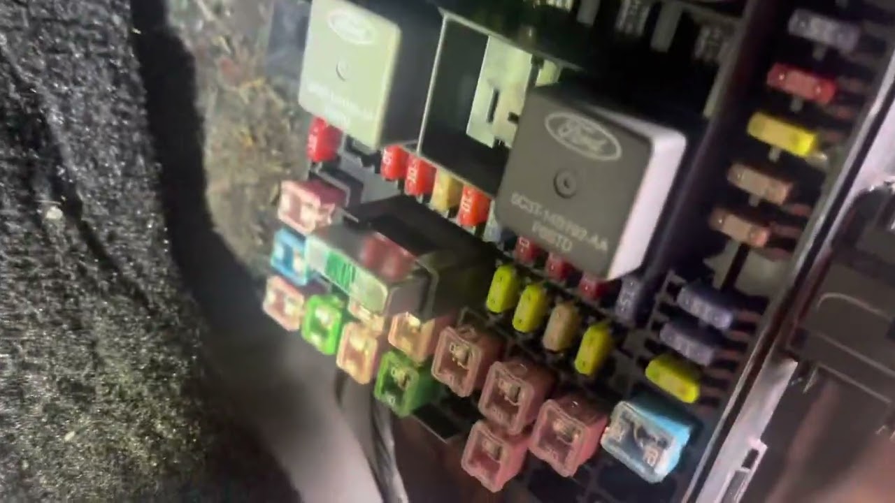 2006 Ford f150 doesn’t start (electric problem)