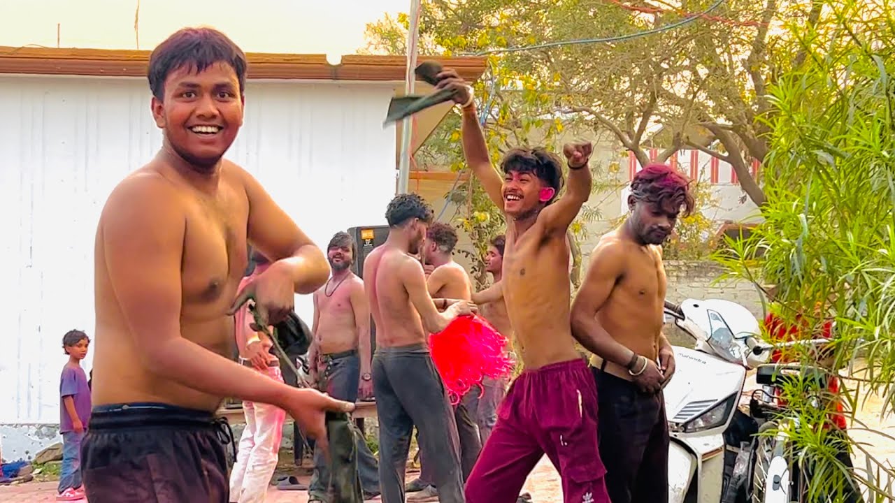 ￼Village Life ki special Holi 🎨🫟😍😅 or special Dance  .