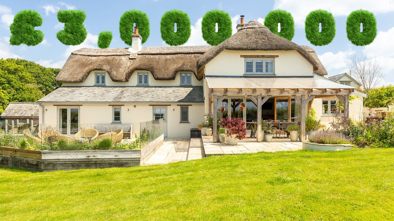 Waterstone | Enchanting £3,000,000 Country Estate In Rural Meadows