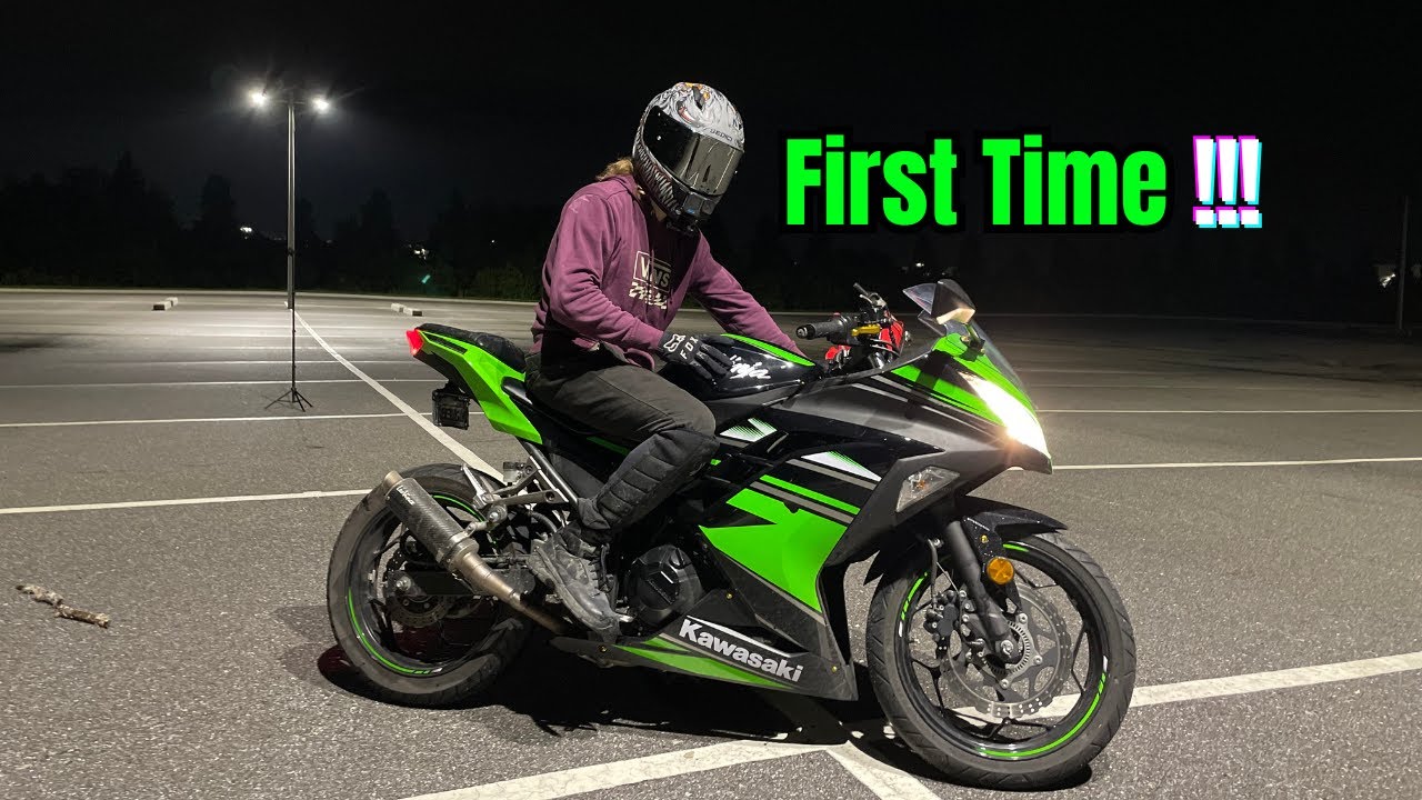 First Time Riding Street Bike! + Stunt Lot Sesh