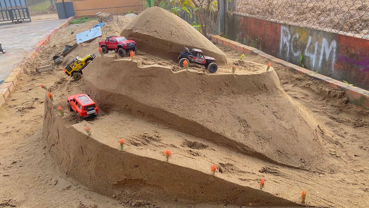🚙 RC Off-Road Team vs Extreme Sand Obstacles | Can They Reach the Top?
