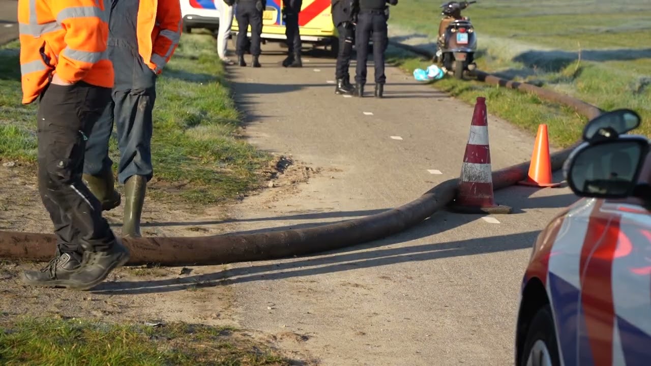 2025-03-14 Vrouw op scooter valt als ze tegen slang met mest rijd Polderweg Heusden