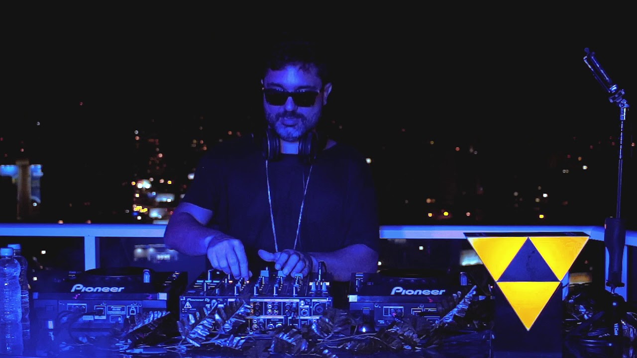 Thito Fabres playing ‘Carlos Pires, Hopper - Acid Heartcore’ @ Prismacast 