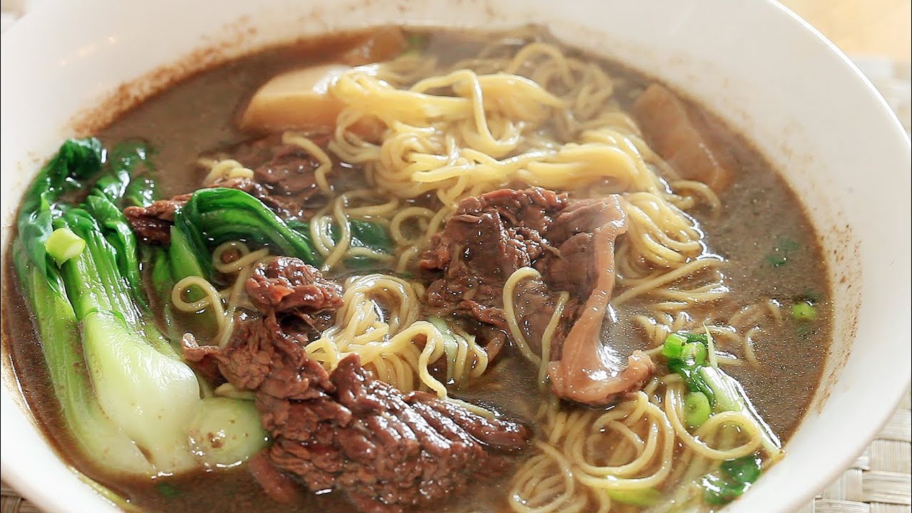 Beef Stew Egg Noodle./ Hong Kong Style.
