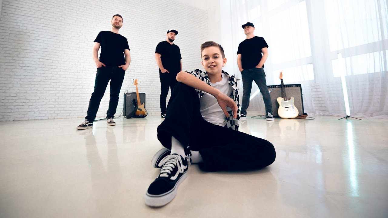Matěj Pl&scaron;ek - Mraky přijdou (Official Music Video)