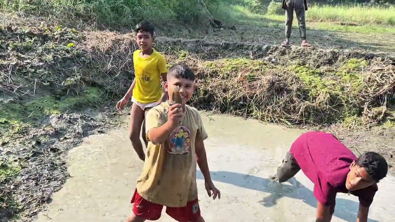 আপনার কি সেই দিনগুলোর কথা মনে পড়ে—যখন কাদা-মাটি আর পানিই ছিল সব চেয়ে বড় আনন্দ?।।