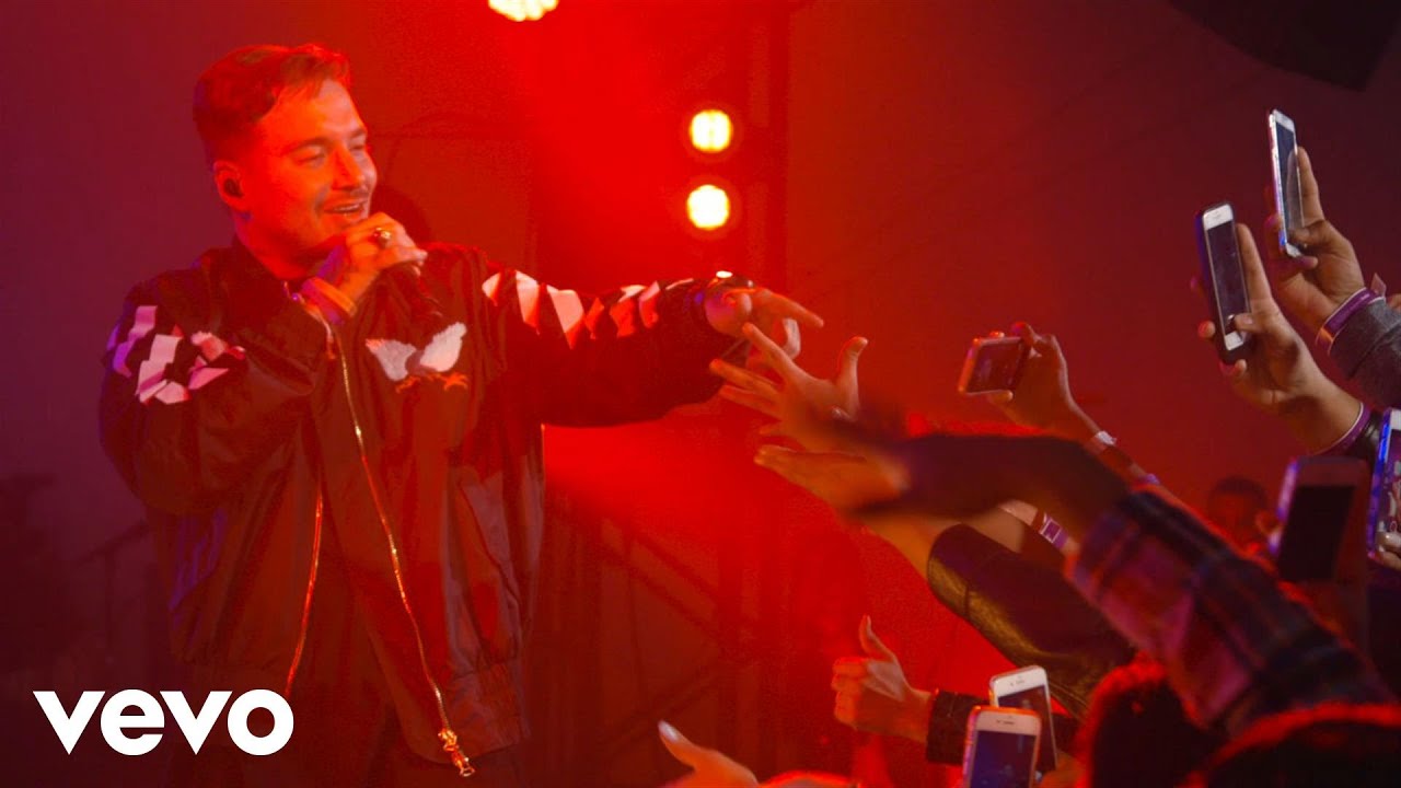 J Balvin - Ginza (Live at The Year In Vevo)