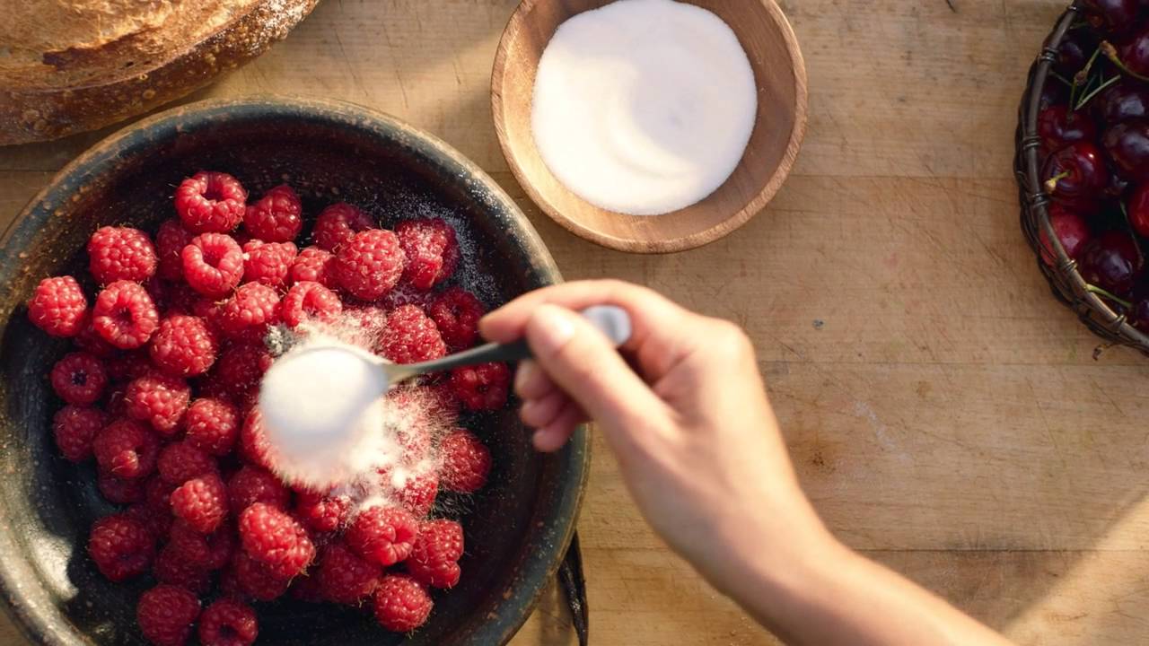 Bringeb&aelig;r og moreller - Norsk sommer