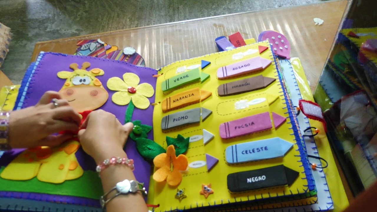 Libro sensorial para Thiago / Quiet book