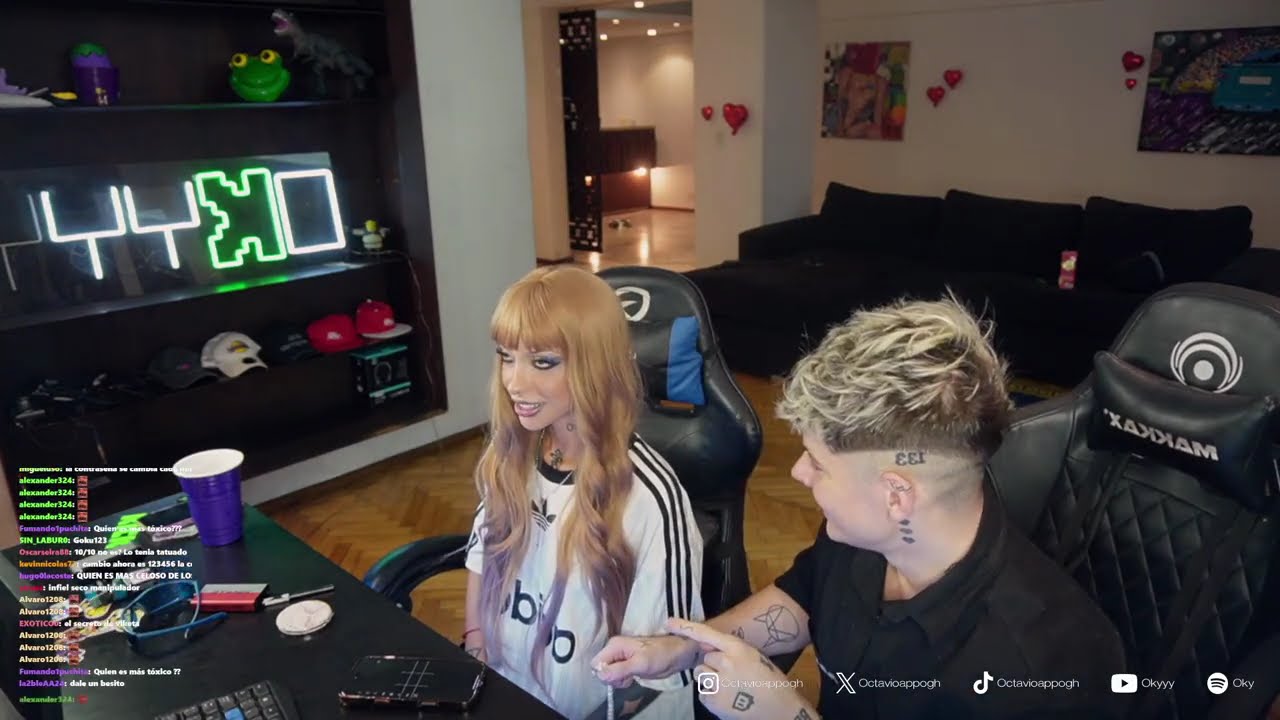 VICKY BALENA TOXIQUEANDO A OKY