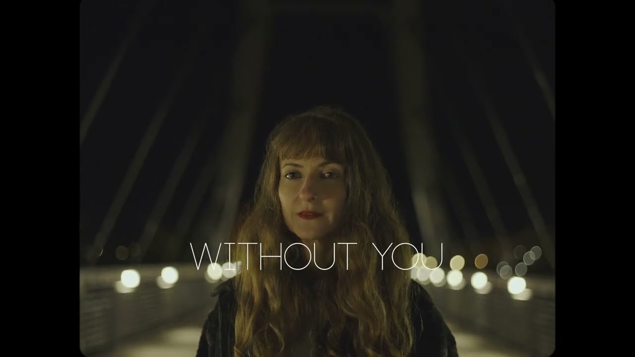 MISSINCAT - Christmas Rose - Lyric Video