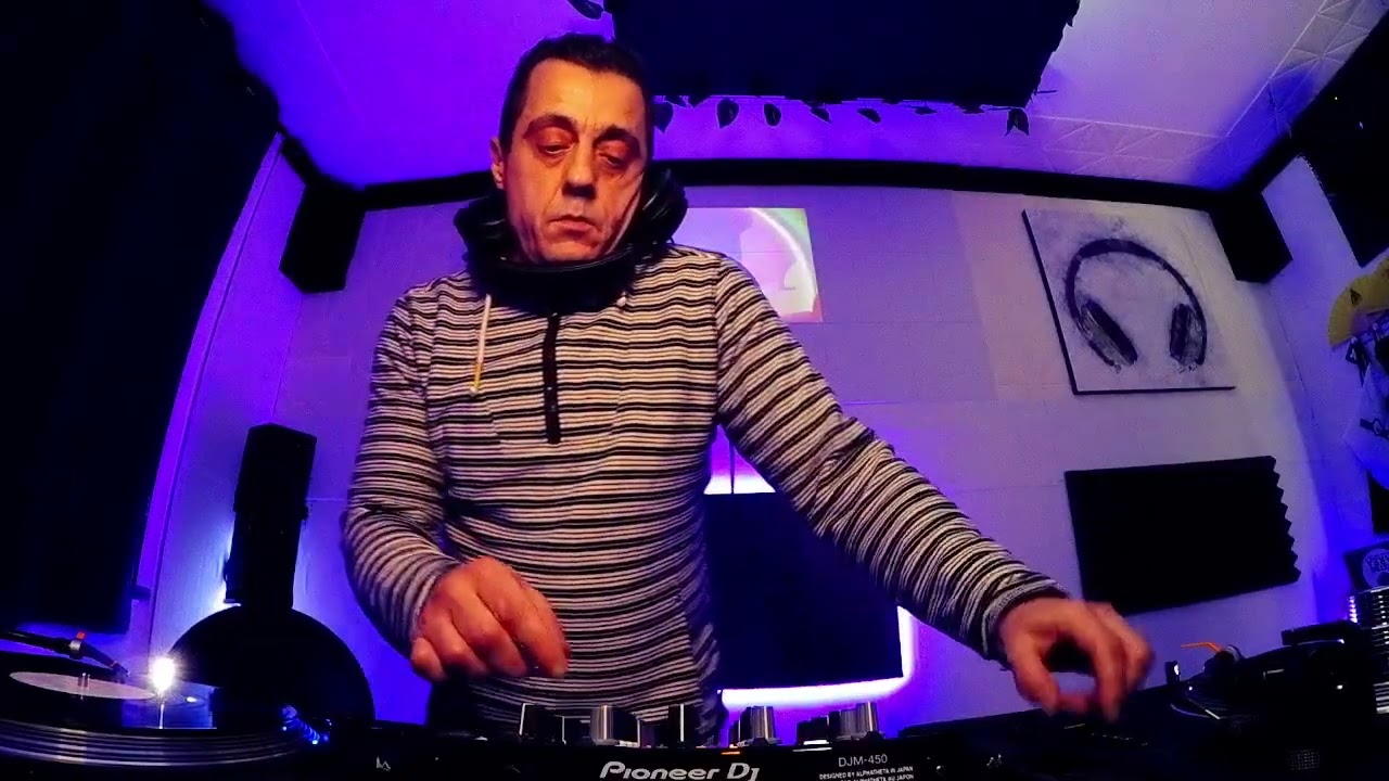 #003 Lore J