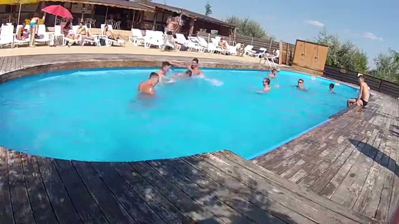 La piscina - Colt de Rai Iasi