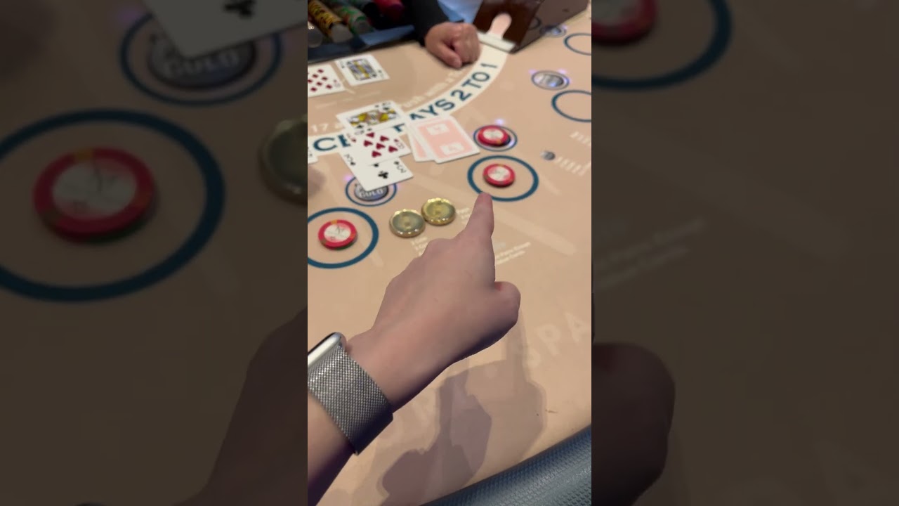 Снова делю тройки в Free Bet Blackjack #казино #азартныеигры #блэкджек