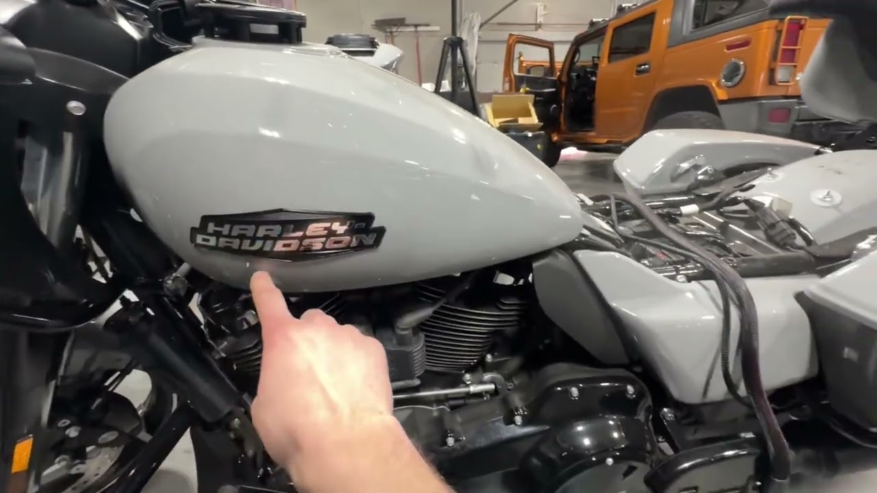2024 and newer Harley road glide tank/ Street glide Fuel tank removal