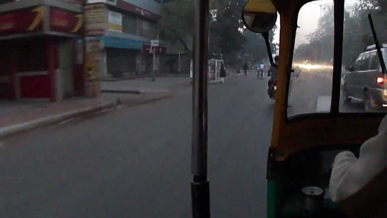 Rickshaw ride on the way from Ahmedabad airport to the hotel, Ahmedabad; 28th January 2011