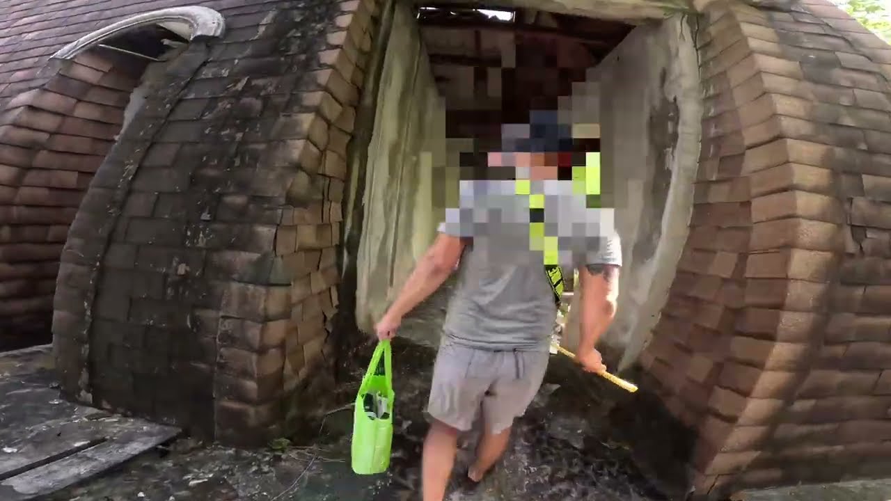 Graffiti patrol pART107 Walks through the jungle