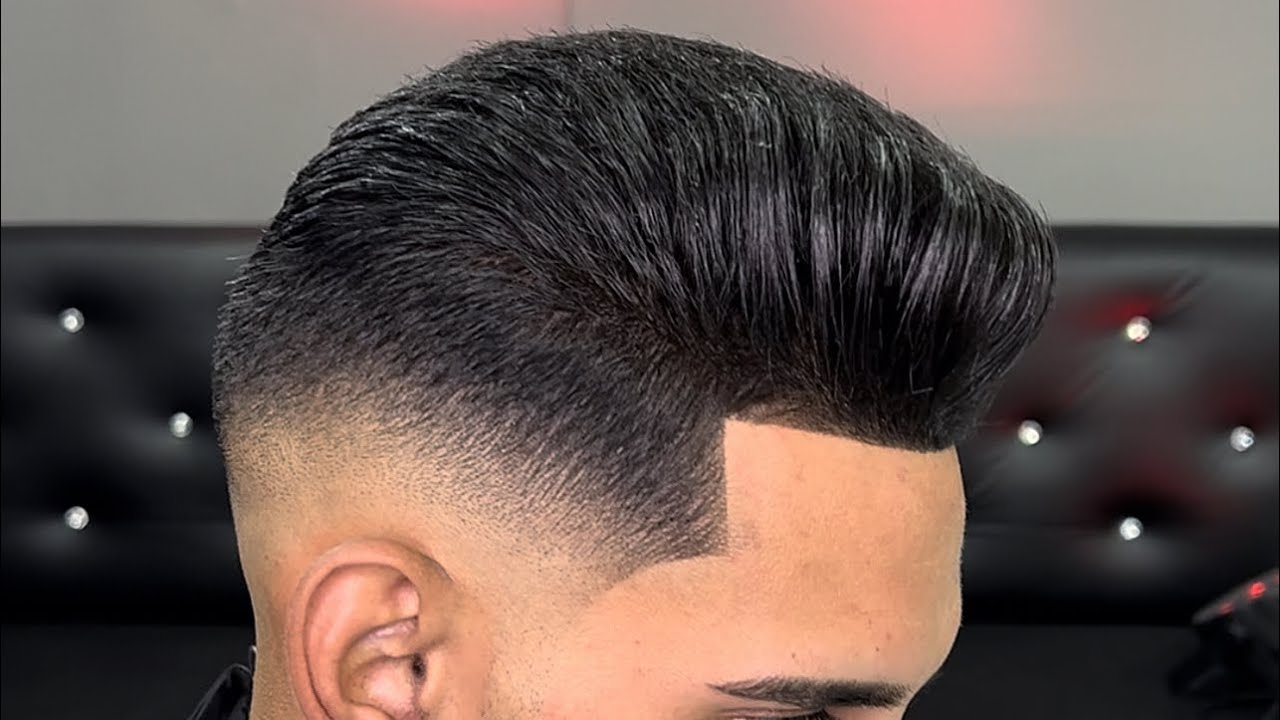 Corté pompadour más degradado medio