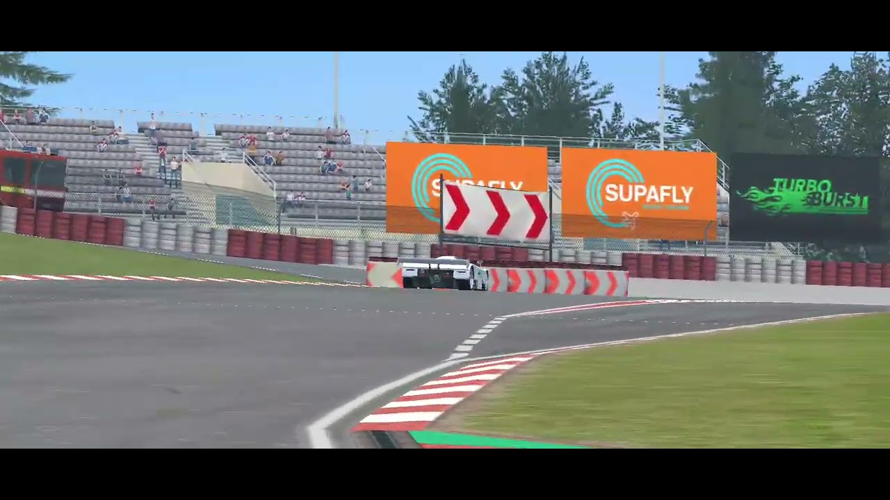 Carrera con autos de lemans con motor rrotatibos
