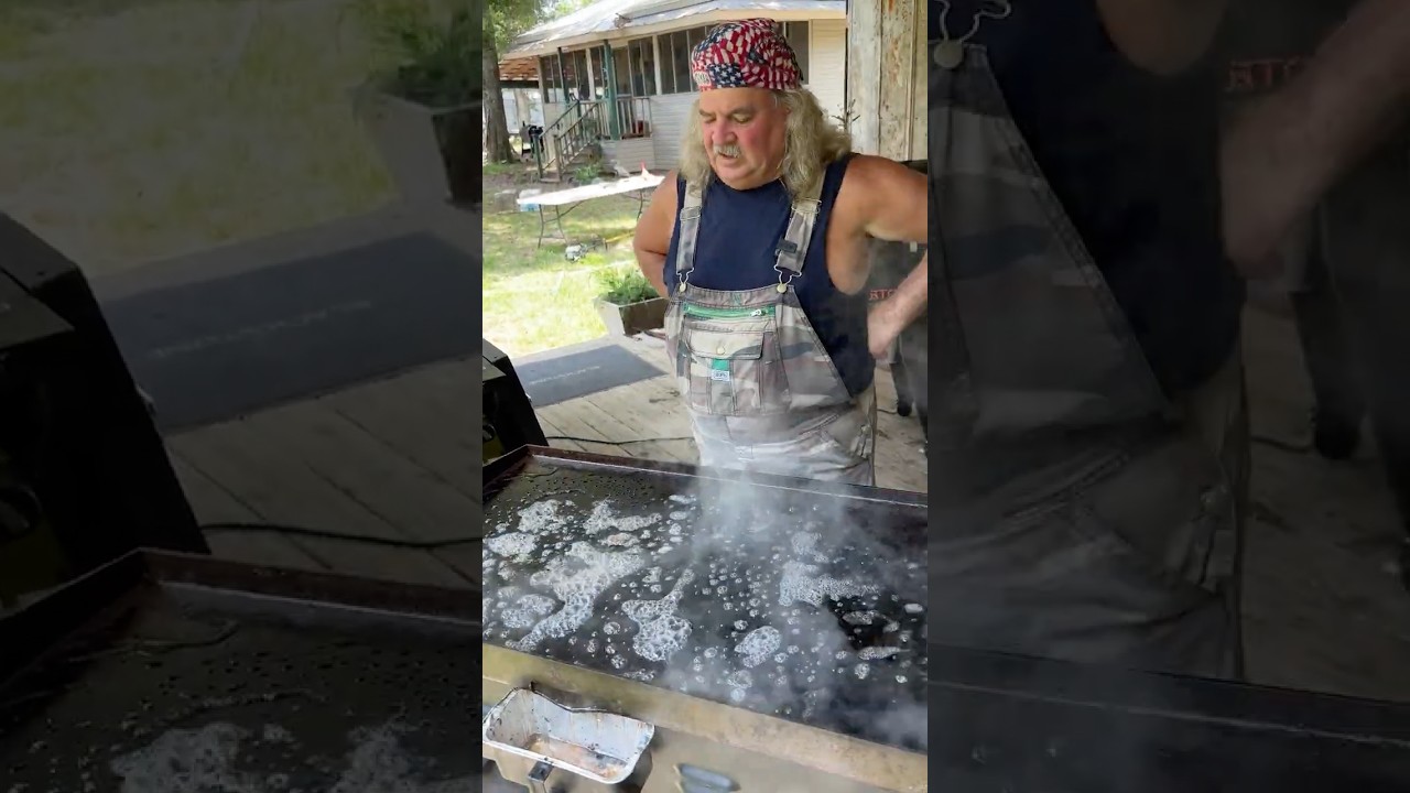 Cleaning My Blackstone Griddle After Cooking!