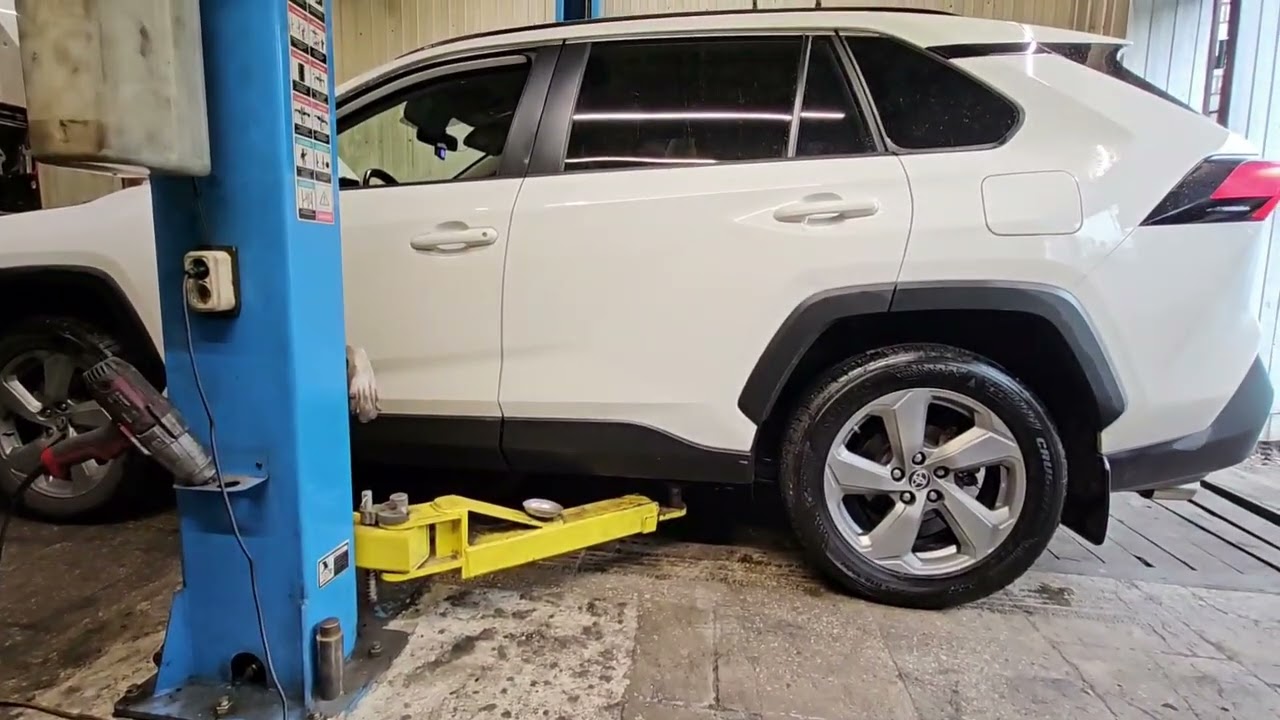 Тойота RAV4 2020 Мнение владельца. Проехал 180 тыс за 5,5 лет. Что стало с машиной?
