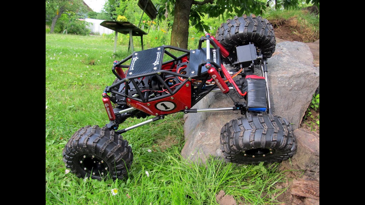 G-made R1 on Extreme Rock Crawling Playground