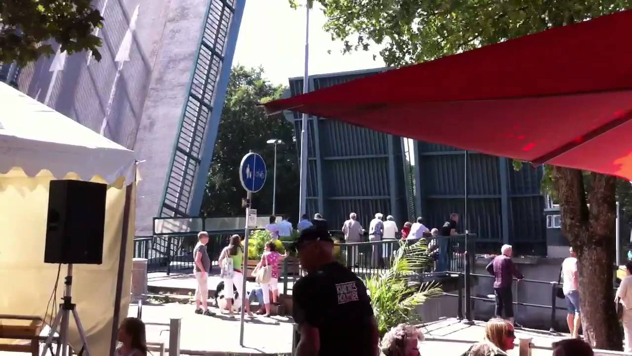 Bro&ouml;ppning i Trollh&auml;ttan