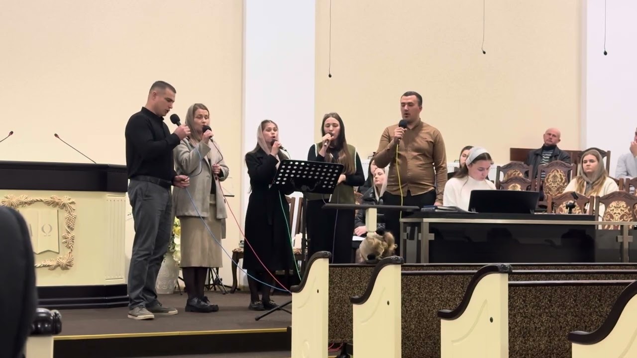 Пісня Вдивляючись у голубінь блакиті