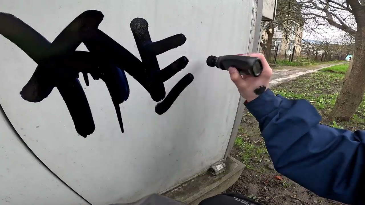 Giant Marker Letters with FLUX MOP . Tagging . Little Review . Part 1 .