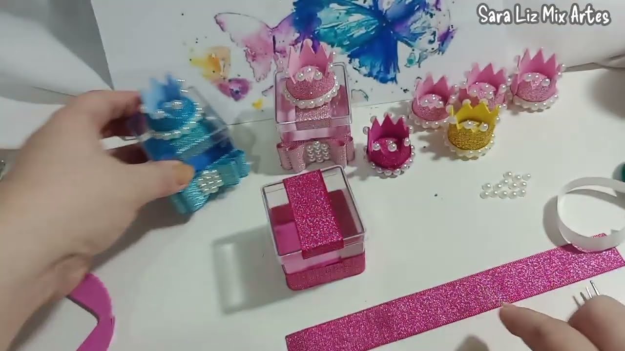 008 Como Decorar Caixinha Acrílica de Festa com Mini Coroa de Eva #lembrancinhas #caixinhafesta