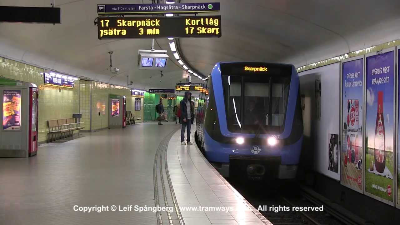 SL Tunnelbana tåg / Metro trains at Fridhemsplan station, Stockholm, Sweden