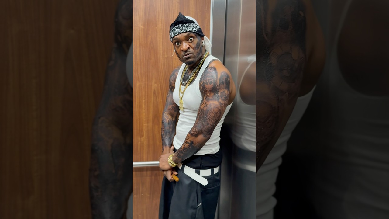 When Street dude see police in the Elevator 😂