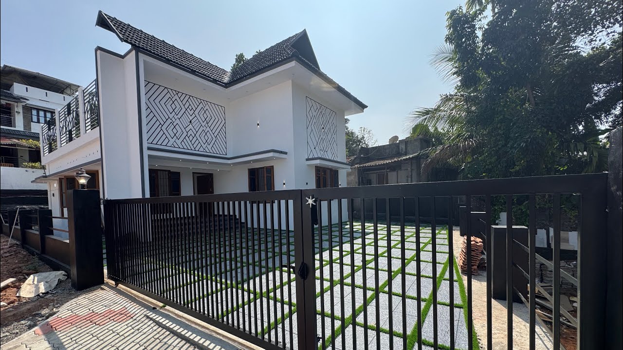 HOUSE FOR SALE IN CHANGANASSERY NEAR KURISHUMOOD 