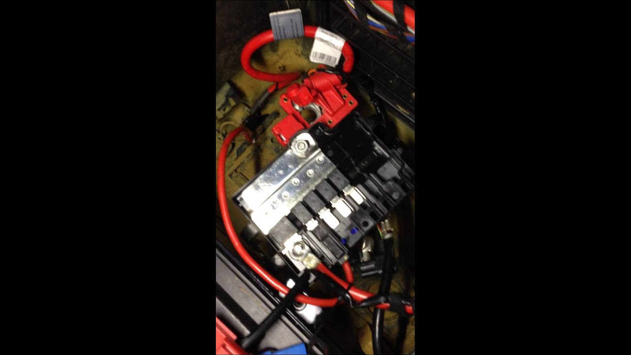 BMW e90 325 330 Valvetronic 2A3F, код ошибки: отсутствует питание дроссельной заслонки