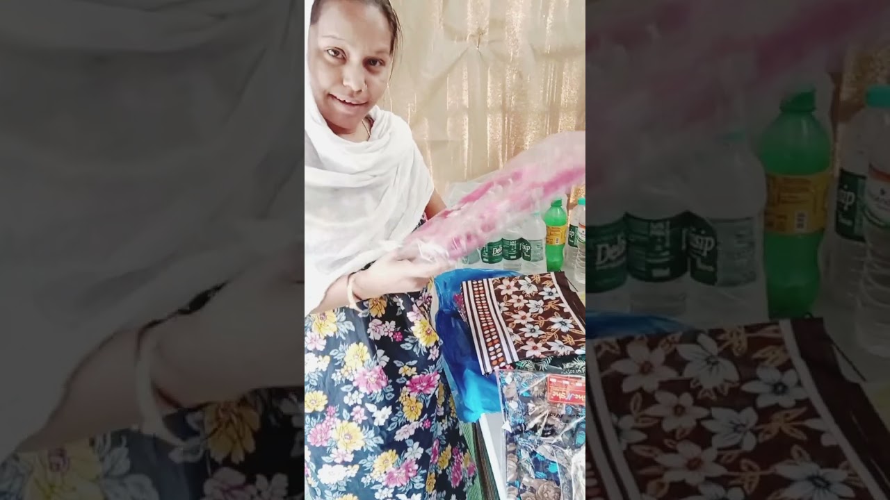 দোকানত নতুন কাপোৰ আনিলো ঈদত বিকিবলে _____😊 