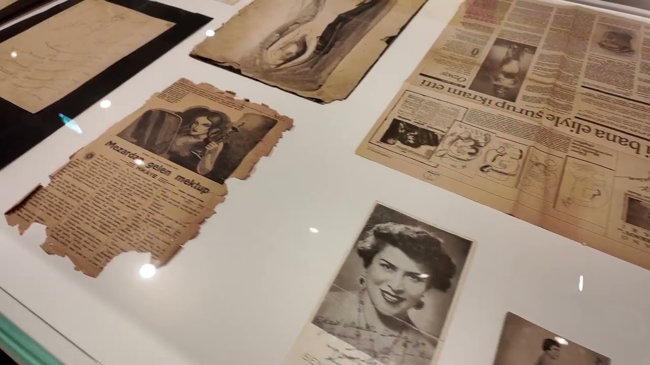 Tüm Renklerin Aryası: Semiha Berksoy sergisi için İstanbul Modern'deyiz. 🎨🧑‍🎨🎙️
