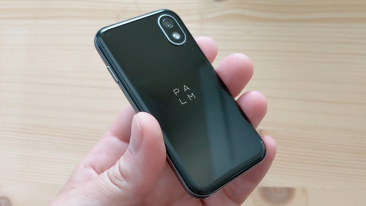 Palm Phone (silver) unboxing: a teeny tiny phone for a big bad world