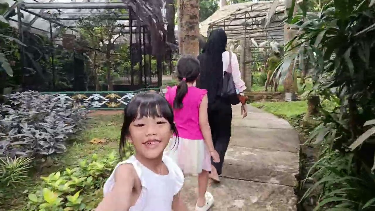 KESERUAN DI 