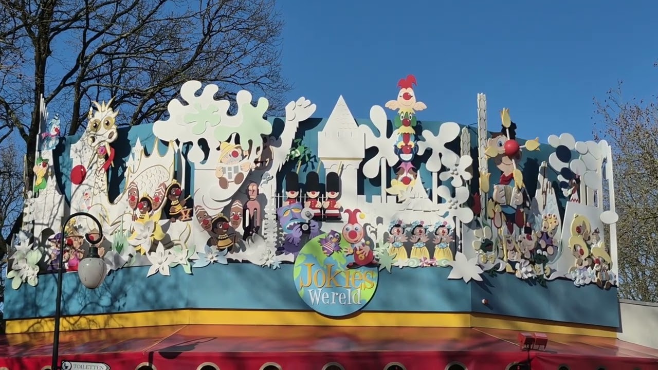 Prachtige natuur en magische sfeer van de Efteling op eerste lente dag
