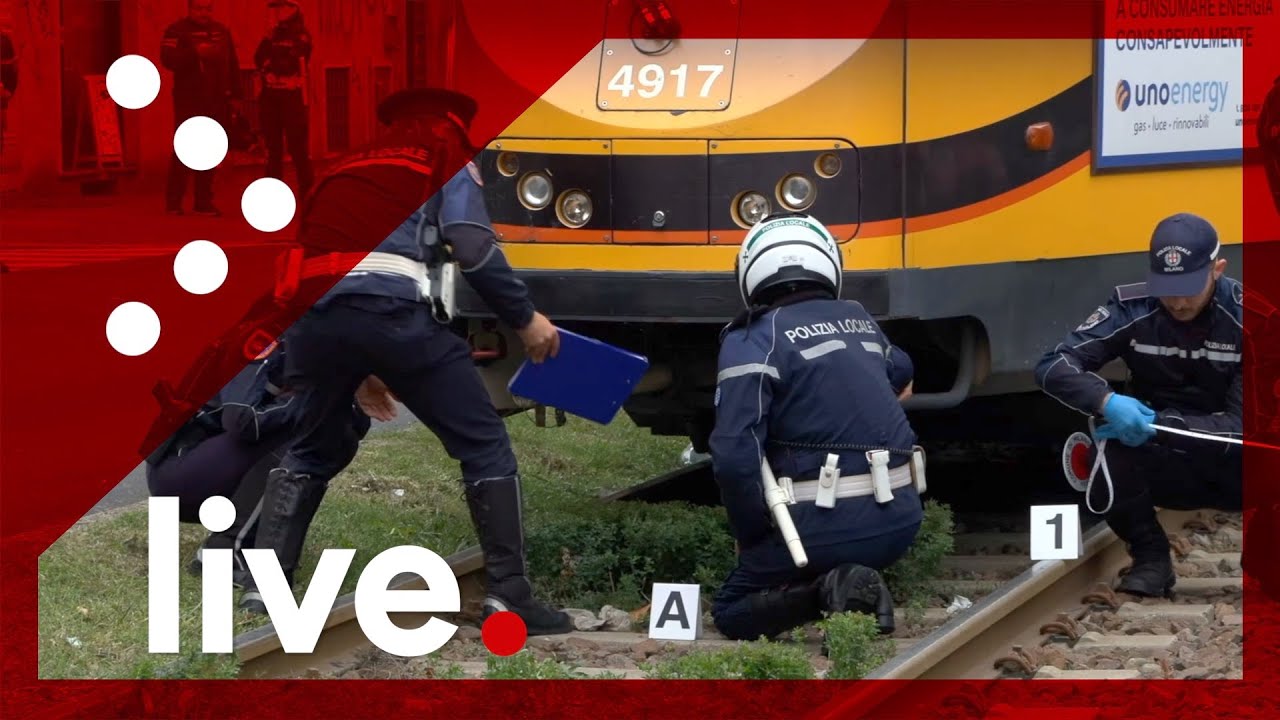 LIVE Milano, minore in bicicletta muore travolto da un tram: diretta video