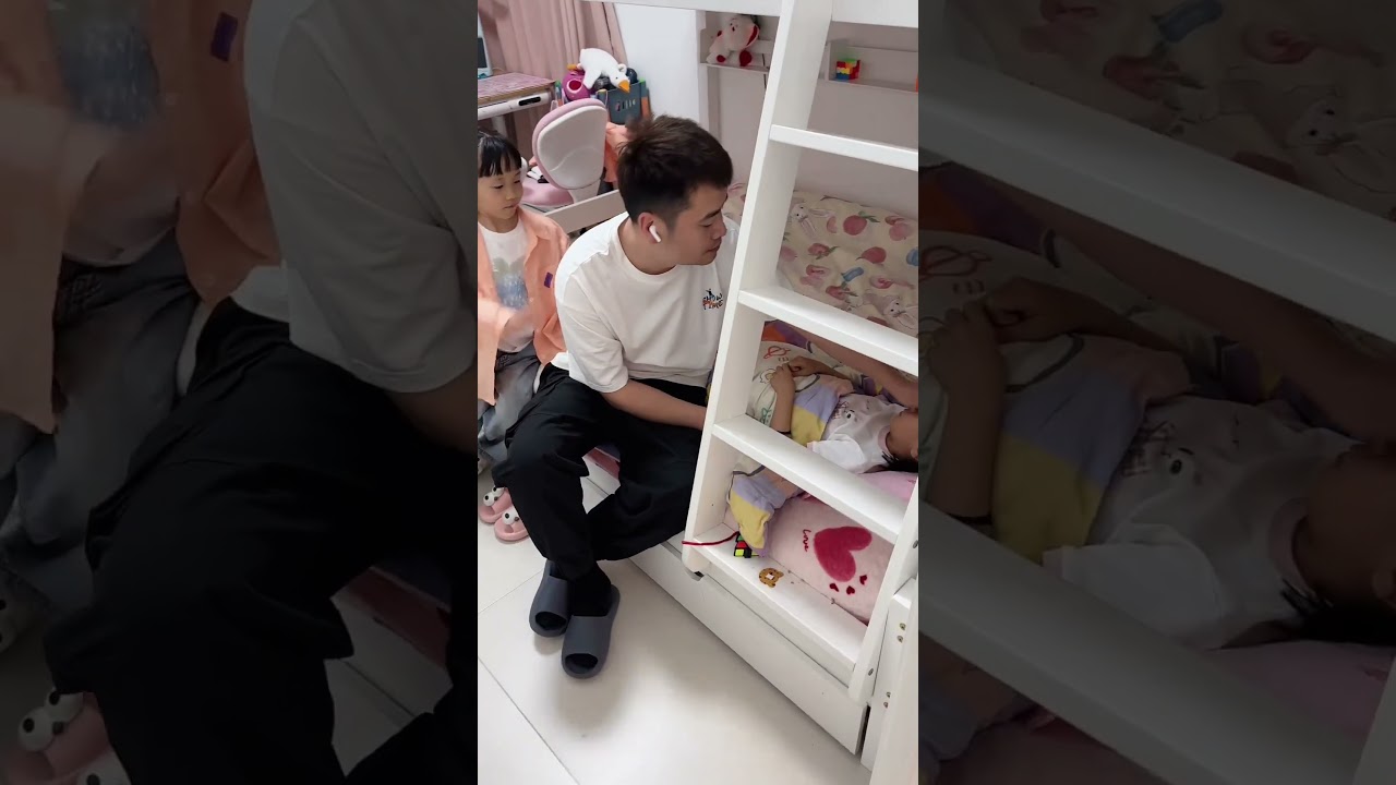 就算天天吵架，关键时刻还是姐妹情深，这就是双胞胎吧亲子善存免疫VC闪溶粉双胞胎日常无论几岁健康万岁