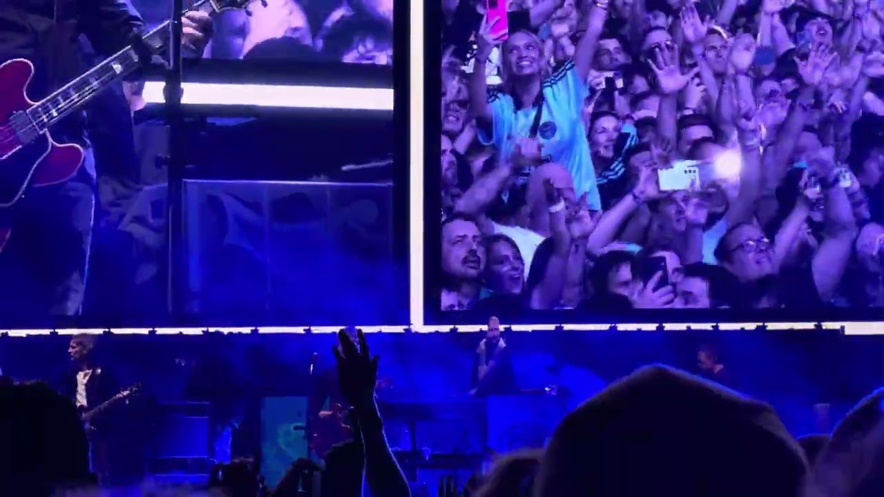 Oasis - Don't Look Back in Anger (2025-11-07, Accor Stadium, Sydney, Australia) [4K HDR]