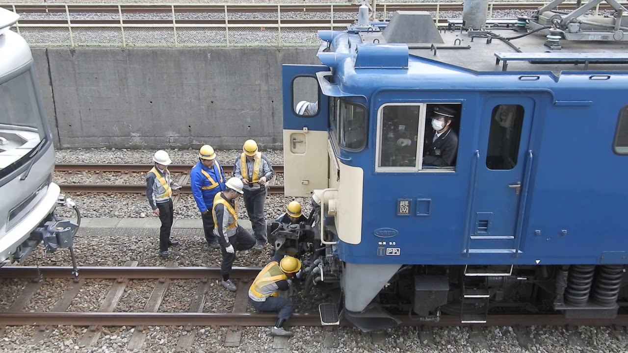 スロネフE26-1+EF64 1031 連結作業
