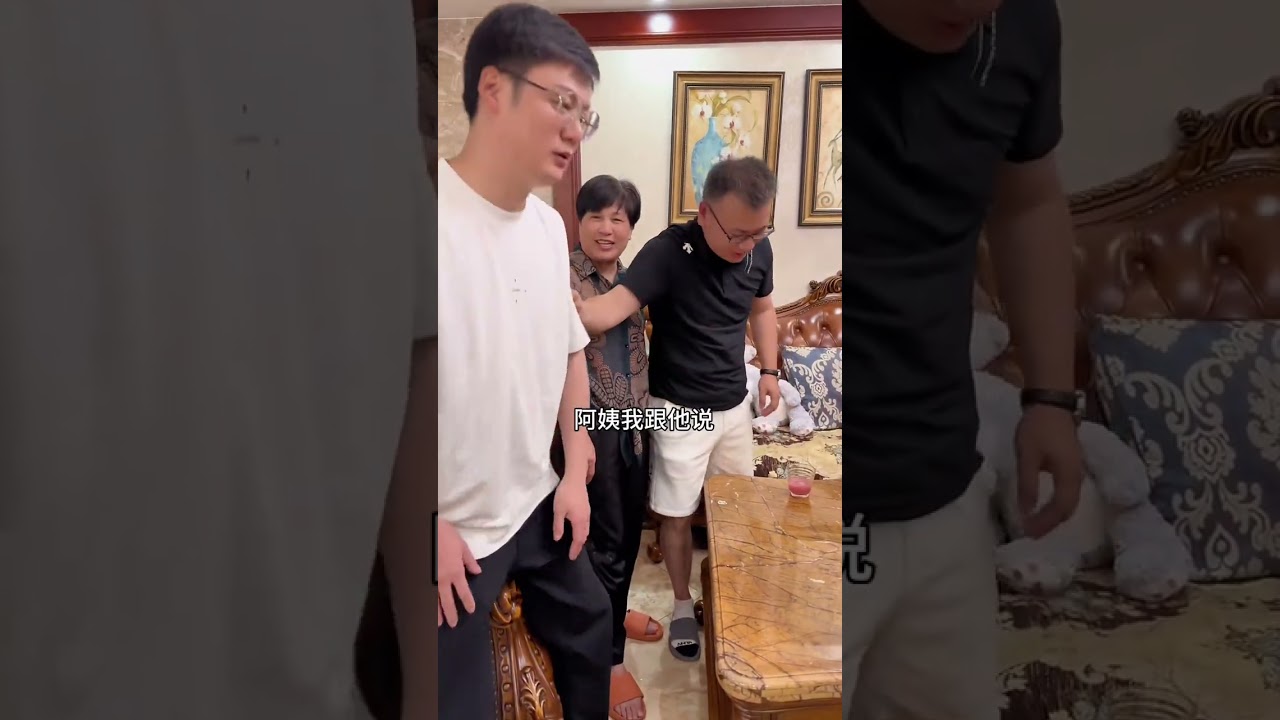 自从单身后，身边的亲戚朋友开始给我介绍对象，最着急的就是妈妈，只要有人想给我介绍对象，她都一定要我去见面，妈妈的想法我很理解，但这个事情真的没办法着急，更强求不来，所以今天哥哥来家里谈相亲的事情时，